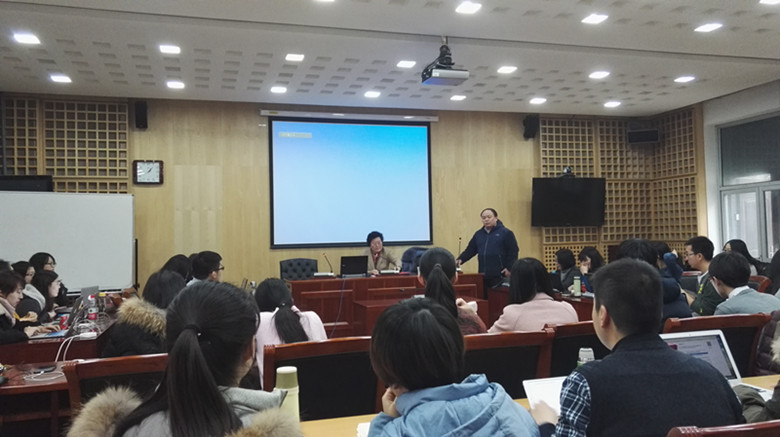 薛捍勤法官讲座照片_副本.jpg